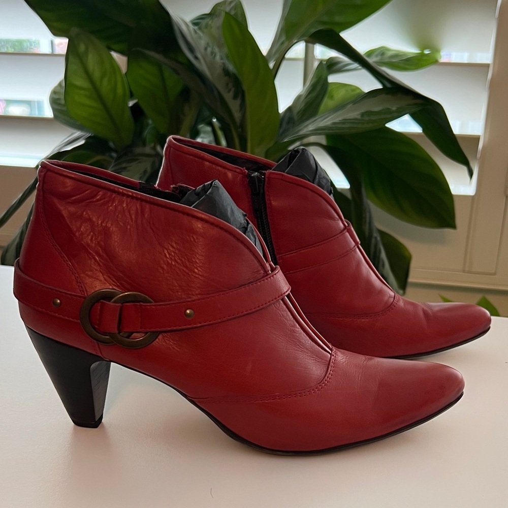 Paul Green Heeled Red Ankle Boots